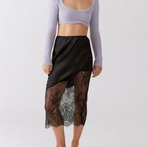 BLACK MIDI SKIRT